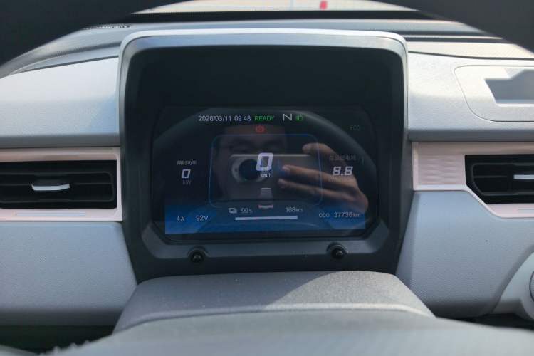 Used Chery QQ Ice Cream 2022 170km Sundae Phosphate Lithium-Ion
