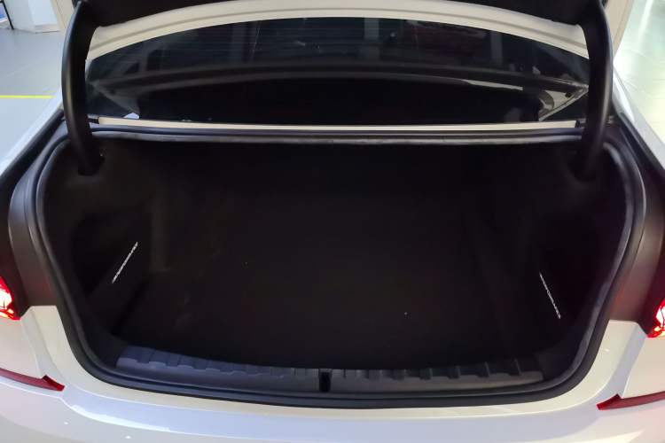 Used BMW 3 Series 2021 320Li M Sport Package Trunk