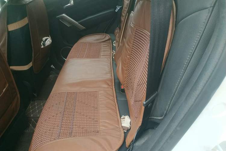 Used Haval H2 2016 Red Label 1.5T Manual Two-Wheel Drive Elite Model Left Rear Seat