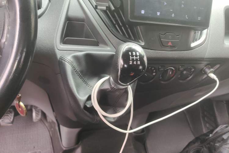 Used Ford Transit 2021 2.0T Diesel Manual Advanced Commercial Traveler Mid-Chassis Mid-Roof 9-Seater China VI