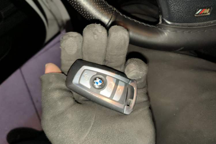 Used BMW 5 Series 2014 525Li Leading Model
