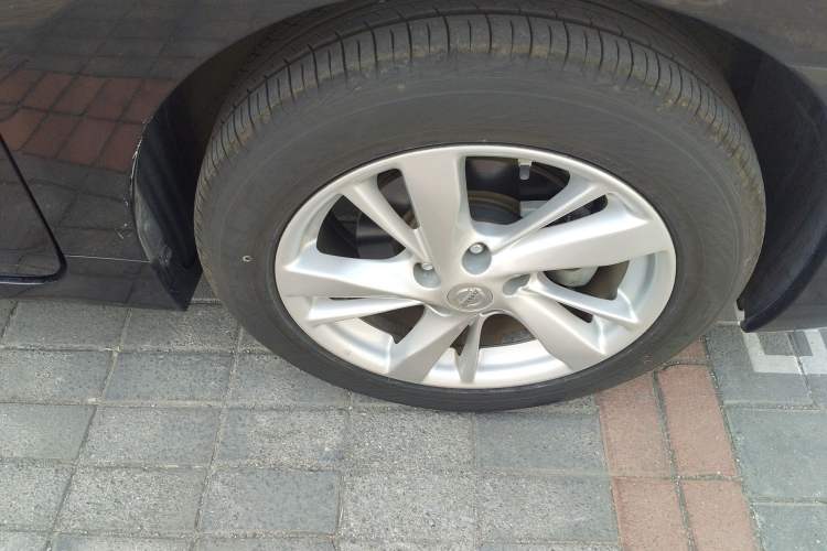 Used Nissan Teana 2014 2.0L XL Upper Tech Edition Right Front Wheel Hub
