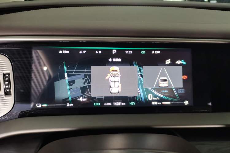 Used Denza D9 2024 DM-i 970 Luxury Model