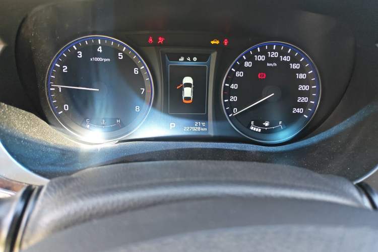 Used Hyundai Mistra 2014 1.8L Automatic Deluxe DLX Model Odometer Close Up