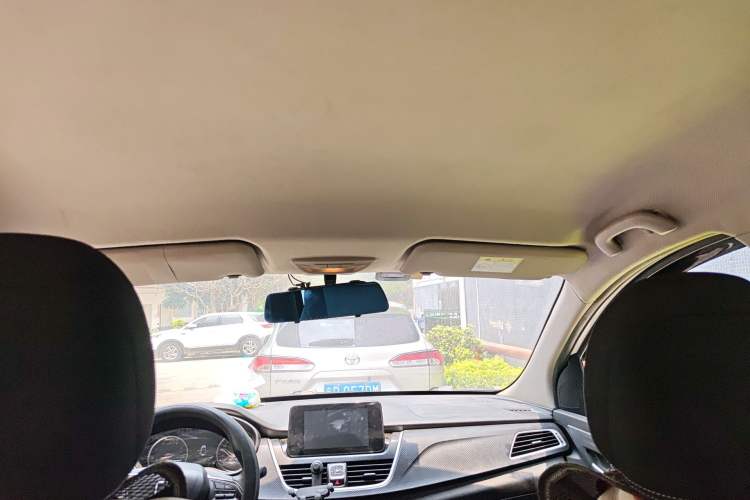 Used Baojun 730 2021 1.5L Manual Fashion Version 7 Seats Headliner