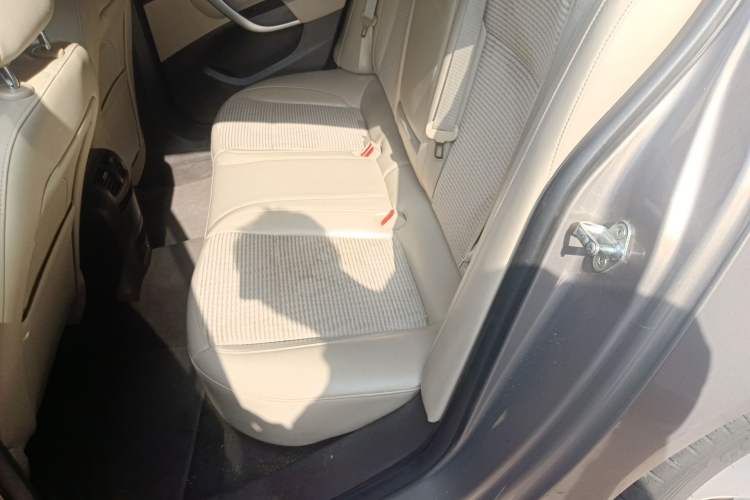 Used Buick Regal 2015 2.0L Leading Fashion Edition
