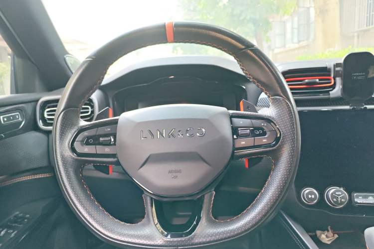 Used Lynk & Co 02 Hatchback 2021 2.0TD Halo Steering Wheel