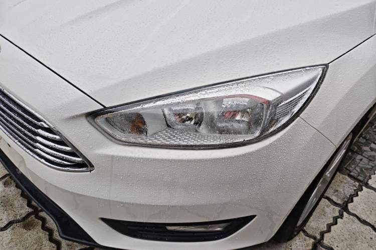 Used Ford Focus 2018 Sedan Classic 1.6L Automatic Trendy SmartDrive Edition
