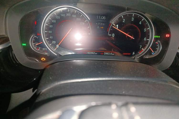 Used BMW 5 Series 2018 525Li Luxury Package Odometer Close Up