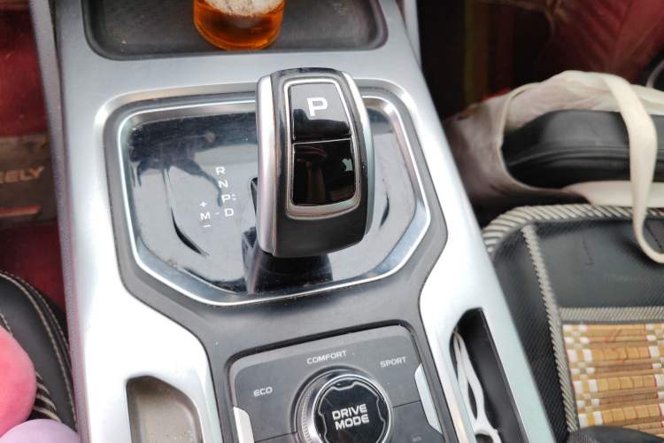 Used Geely Auto Haoyue 2020 1.8TD DCT Luxury 7-Seater Gear Lever