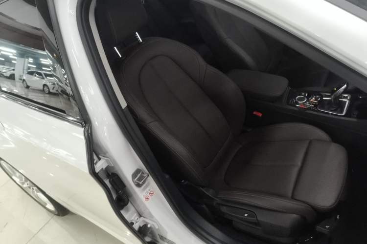 Used BMW 1 Series 2023 120i M Sport Night Edition Right Front Seat