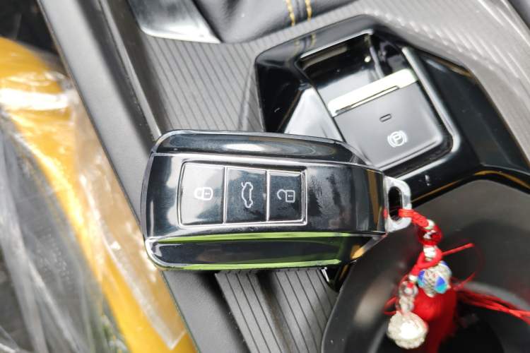 Used Dongfeng Aeolus Yixuan 2023 Mach Edition 1.5T Automatic Pursuit Rider Version Interior 1