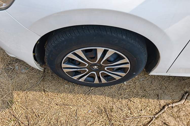 Used Peugeot 301 2016 1.6L Manual Happiness Edition