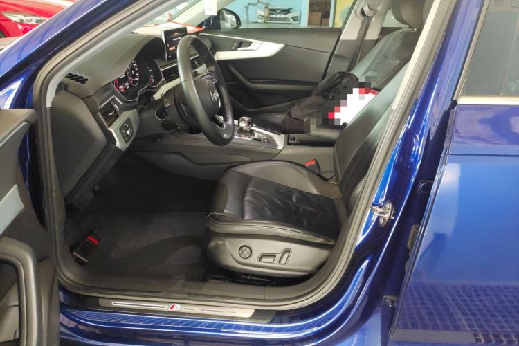 Used Audi A4L 2018 30th Anniversary Edition 40 TFSI Fashion Model
