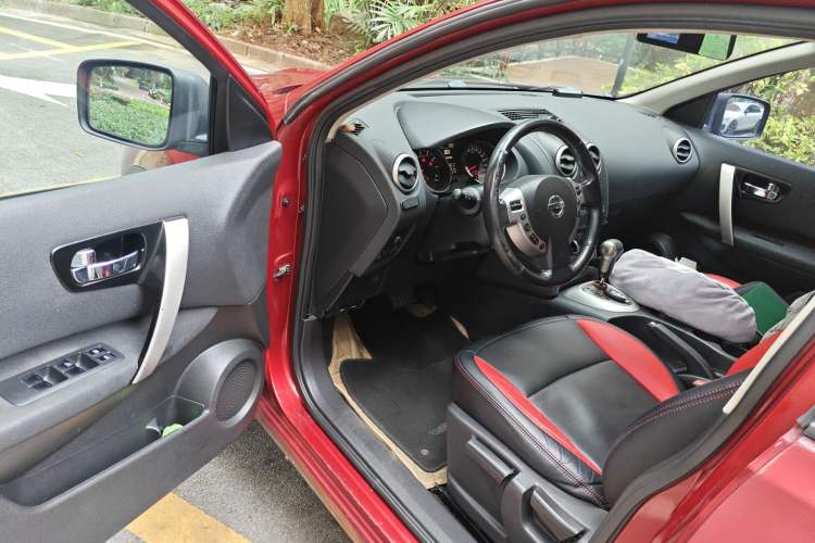 Used Nissan Qashqai 2012 2.0 XL Fire CVT 2WD Driver Seat