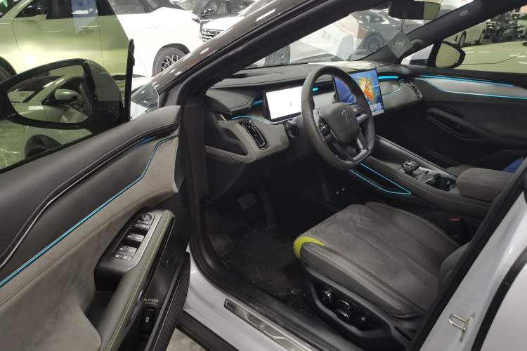 Used BYD Song L EV 2025 Intelligent Driving Version 602 km Range LiDAR-equipped All-Wheel-Drive Type