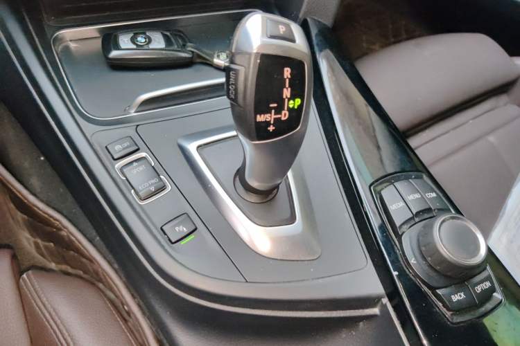 Used BMW 3 Series 2018 320Li Fashion Model Gear Lever
