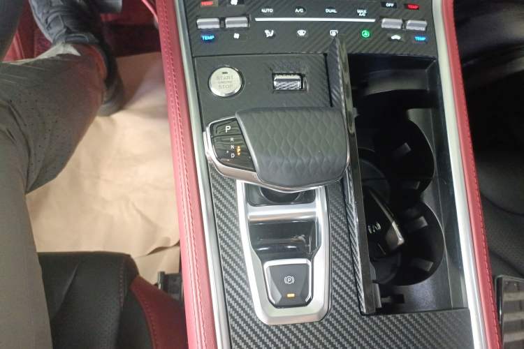 Used CHANGAN CS85 COUPE 2021 1.5T DCT Prestige Model
