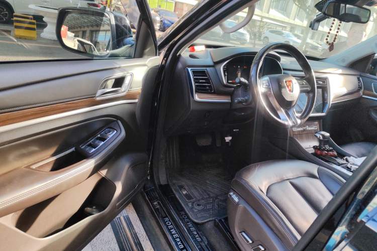 Used Roewe RX8 2018 30T Smart Connectivity All-Wheel Drive Supreme Edition
