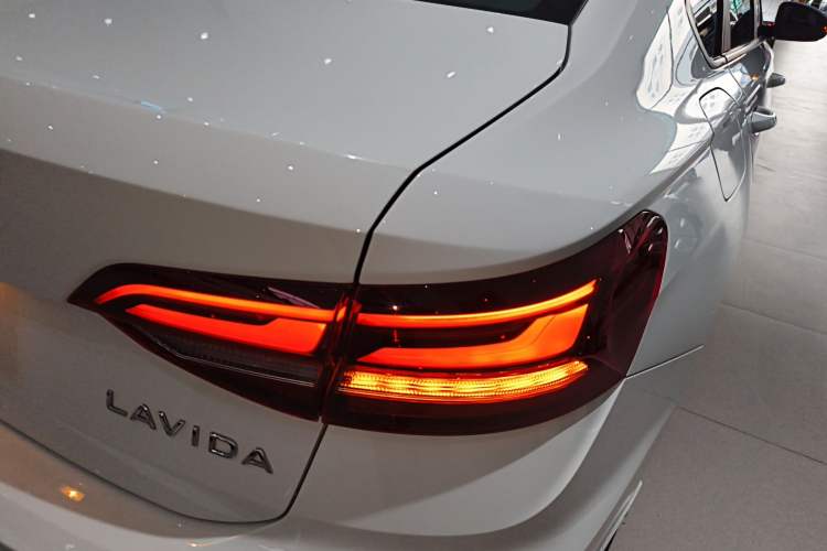 Used Volkswagen Lavida 2023 Revised 1.5L Automatic DeYi Edition