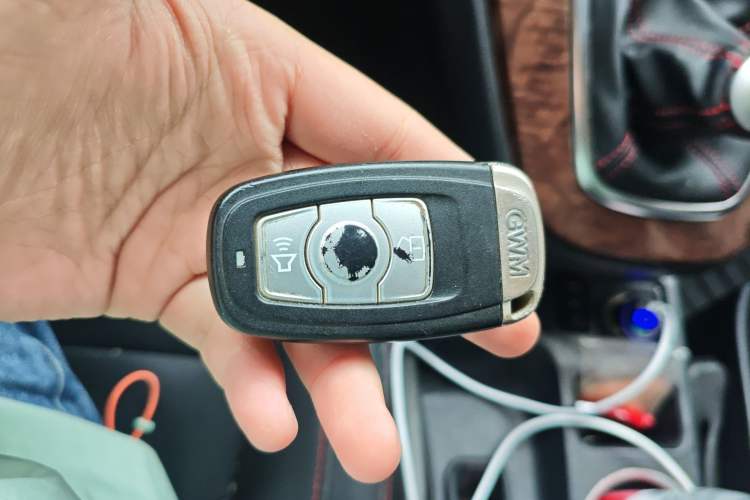 Used Haval H6 2015 Revised Version Sport Edition 1.5T Manual Transmission Two-Wheel Drive Elite Grade Vehicle Key