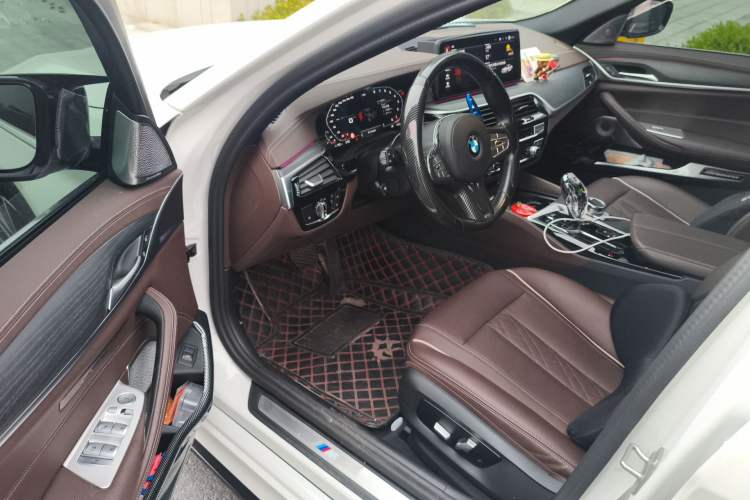 Used BMW 5 Series 2023 530Li Leading Model M Sport Package Driver Seat