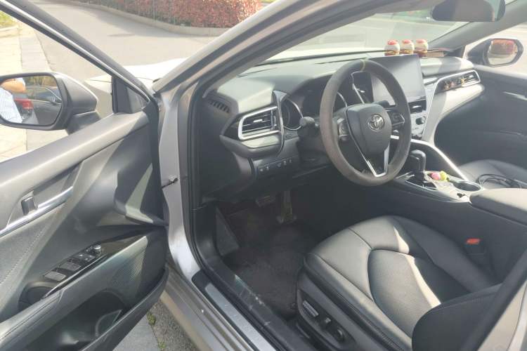 Used Toyota Camry 2021 2.0G Luxury Edition Driver Seat