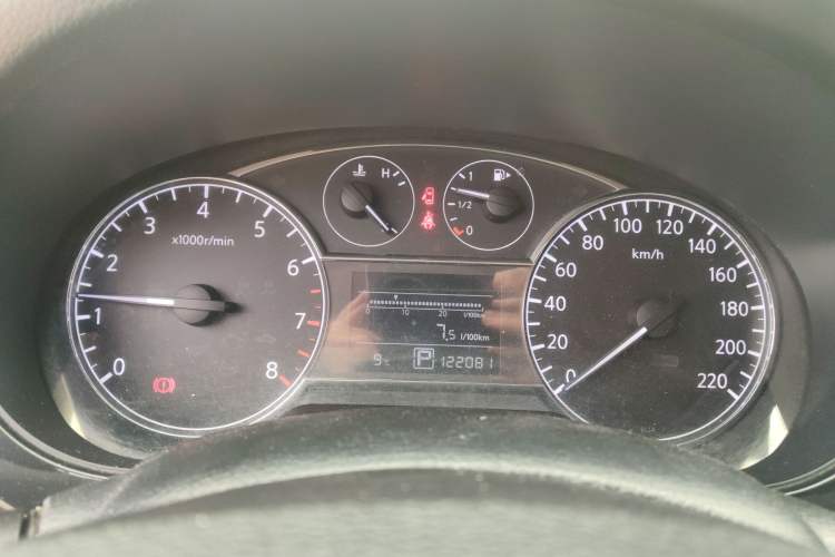 Used Nissan Tiida 2011 1.6L CVT Smart Version