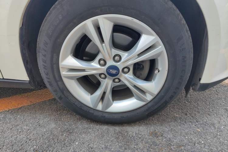 Used Ford Focus 2012 Hatchback 1.6L Automatic Fashion Edition
