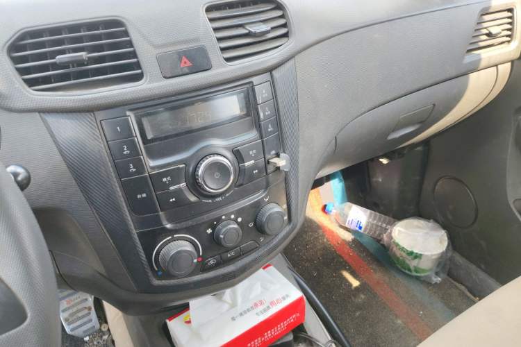 Used Wuling Hongguang 2014 1.2L Standard Model China IV