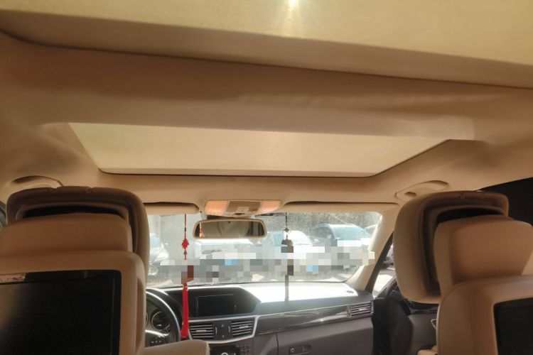 Used Mercedes-Benz E-Class 2010 E 300 L Fashion Model