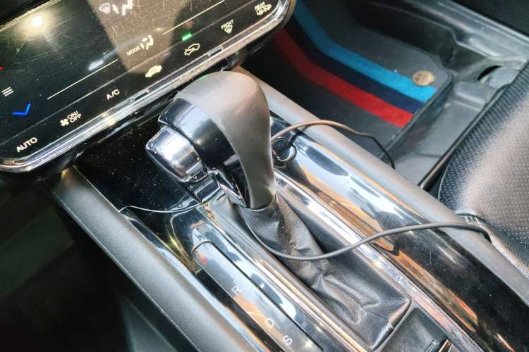 Used Honda Vezel 2017 1.8L CVT Two-Wheel Drive Luxury Model Gear Lever