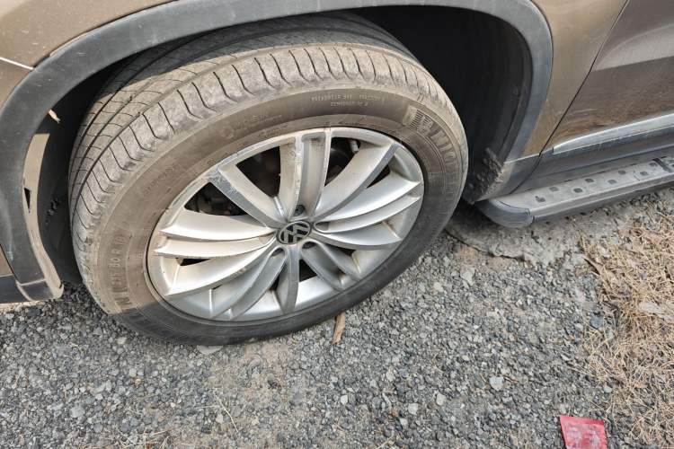 Used Volkswagen Tiguan L 2013 2.0 TSI Automatic All-Wheel-Drive Flagship Edition