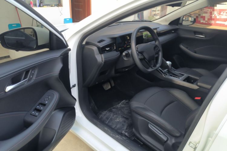 Used Roewe i5 2026 Model 1.5L CVT Luxury Version
