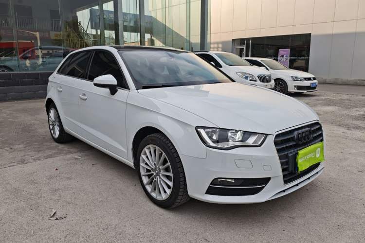 Used Audi A3 2014 Sportback 35 TFSI Automatic Ambition Edition Front Right 45 Deg