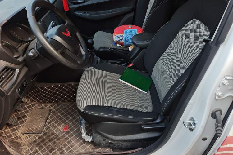 Used Wuling Hongguang 2021 1.5L Revised S Base Version with Electric Power Steering LAR