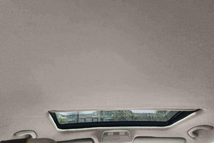 Used Volkswagen Magotan 2012 Revised Version 1.8TSI Leading Edition Headliner