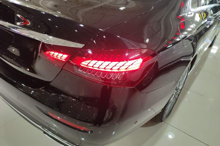 Used Mercedes-Benz E-Class 2023 Updated E 300 L Fashion Edition
