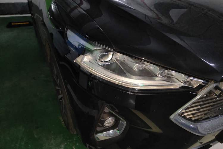 Used Haval F7x 2021 2.0T All-Wheel-Drive Intelligent Performance Version Right Front Headlight