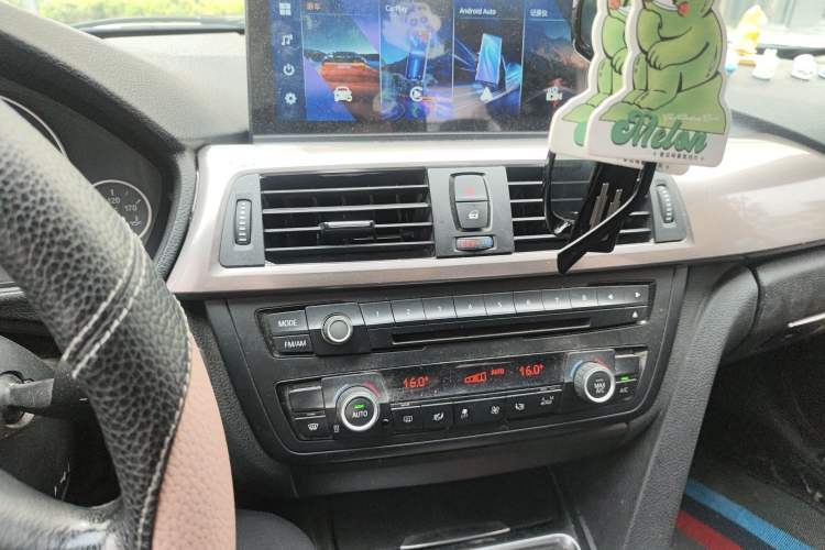 Used BMW 3 Series 2013 320Li Fashion Model
