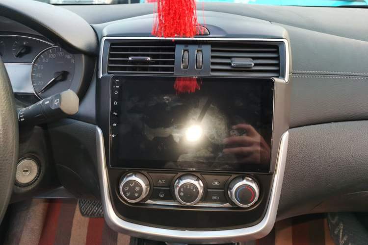 Used Nissan Tiida 2016 1.6L CVT Cool Dynamic Edition