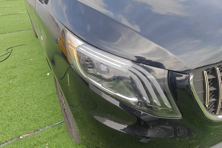 Used Mercedes-Benz Vito 2016 2.0T Elite Edition Right Front Headlight