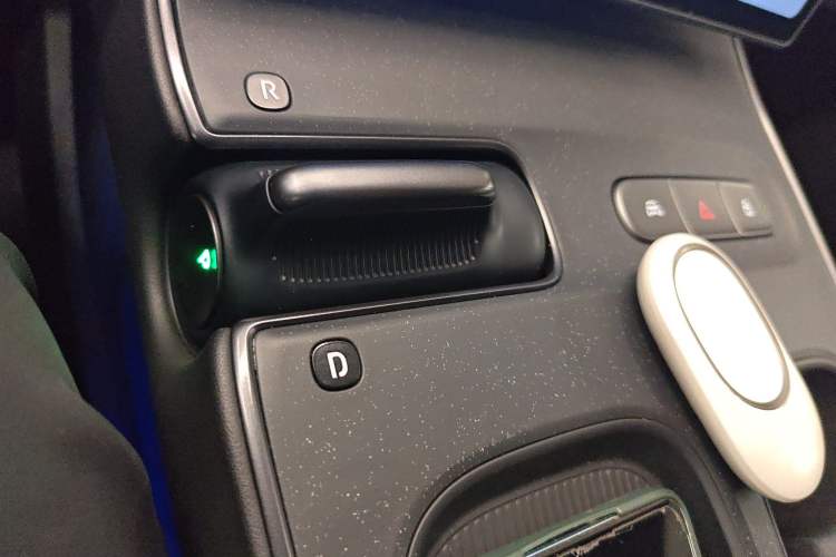 Used Nio ET5T 2024 75kWh Touring Gear Lever