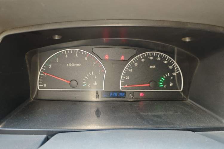 Used Dongfeng Shuaike 2011 1.5L Manual Comfort 7-Seater China IV Standard Instrument Cluster