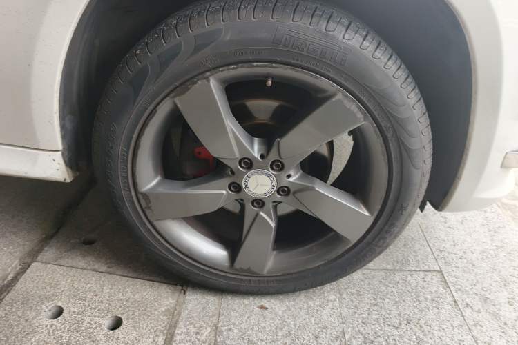 Used Mercedes-Benz GLK-Class 2013 GLK 300 4MATIC Dynamic Sunroof Model Right Front Wheel Hub