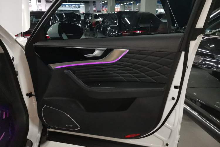 Used Hongqi HS5 2022 Revised Version 2.0T Smart Connect Flagship Edition
