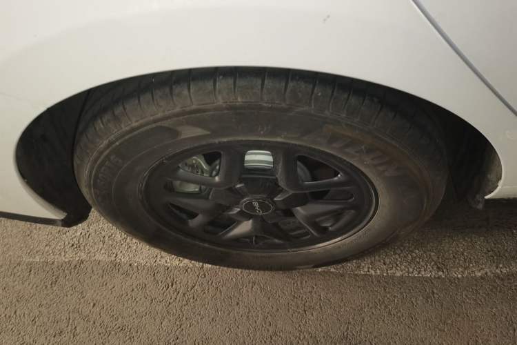 Used BYD Seal 05 DM-i 2025 DM-i Smart Drive 55KM Luxury Model Right Rear Wheel Hub