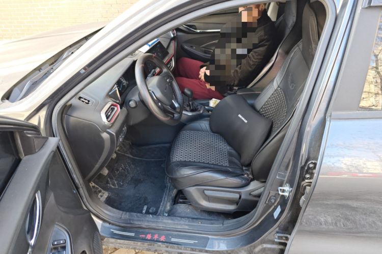 Used CHANGAN OSHAN X5 2021 Revised Version 1.6L Manual Luxury Edition Left Front Seat