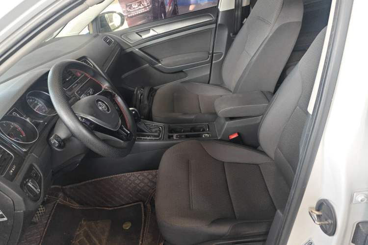 Used Volkswagen Golf 2017 230TSI Automatic Comfort Edition – Celebrating Milestone of One Million Units