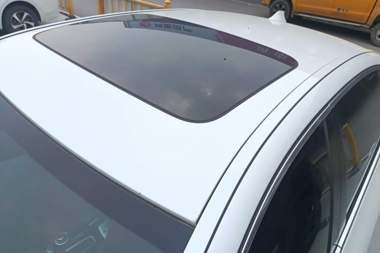 Used BMW 5 Series 2014 525Li Leading Model